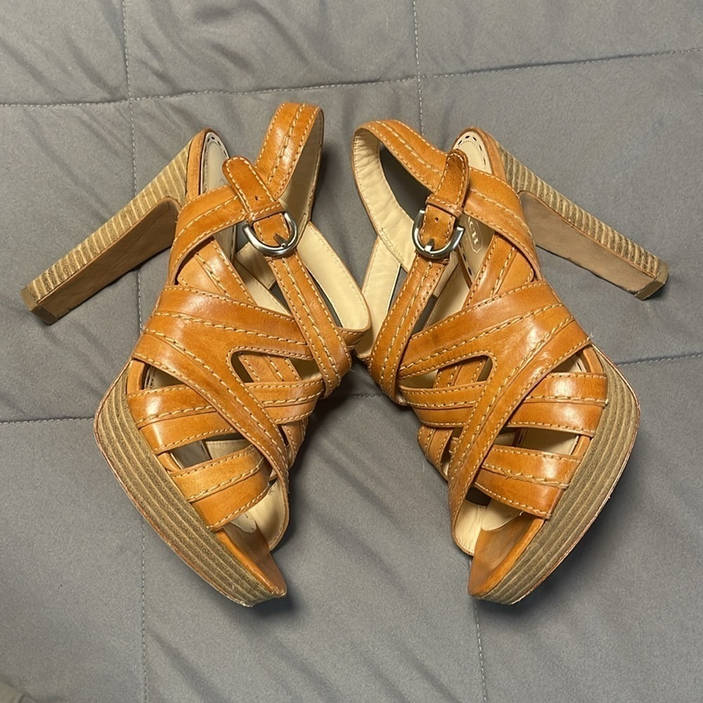 Coach Brynn Leather Tan Sling Back Strappy Heels Size 8 - Picture 4 of 12
